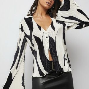SHEIN Black and White Abstract Blouse